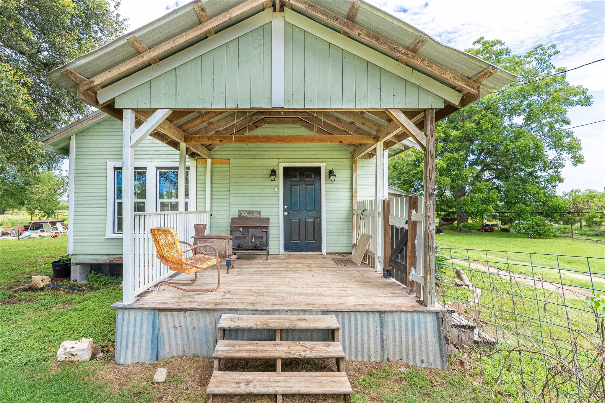 802 Smith Rd, Rockdale, TX 76567