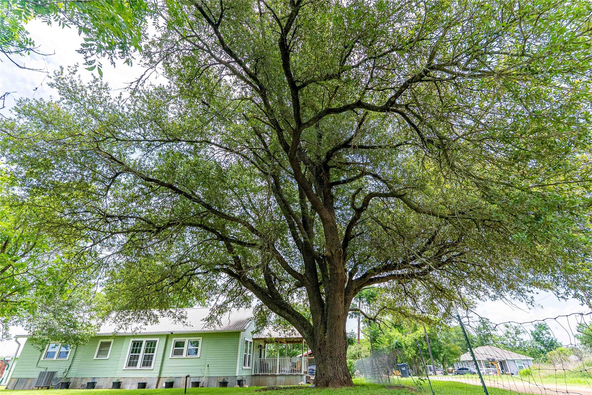 802 Smith Rd, Rockdale, TX 76567