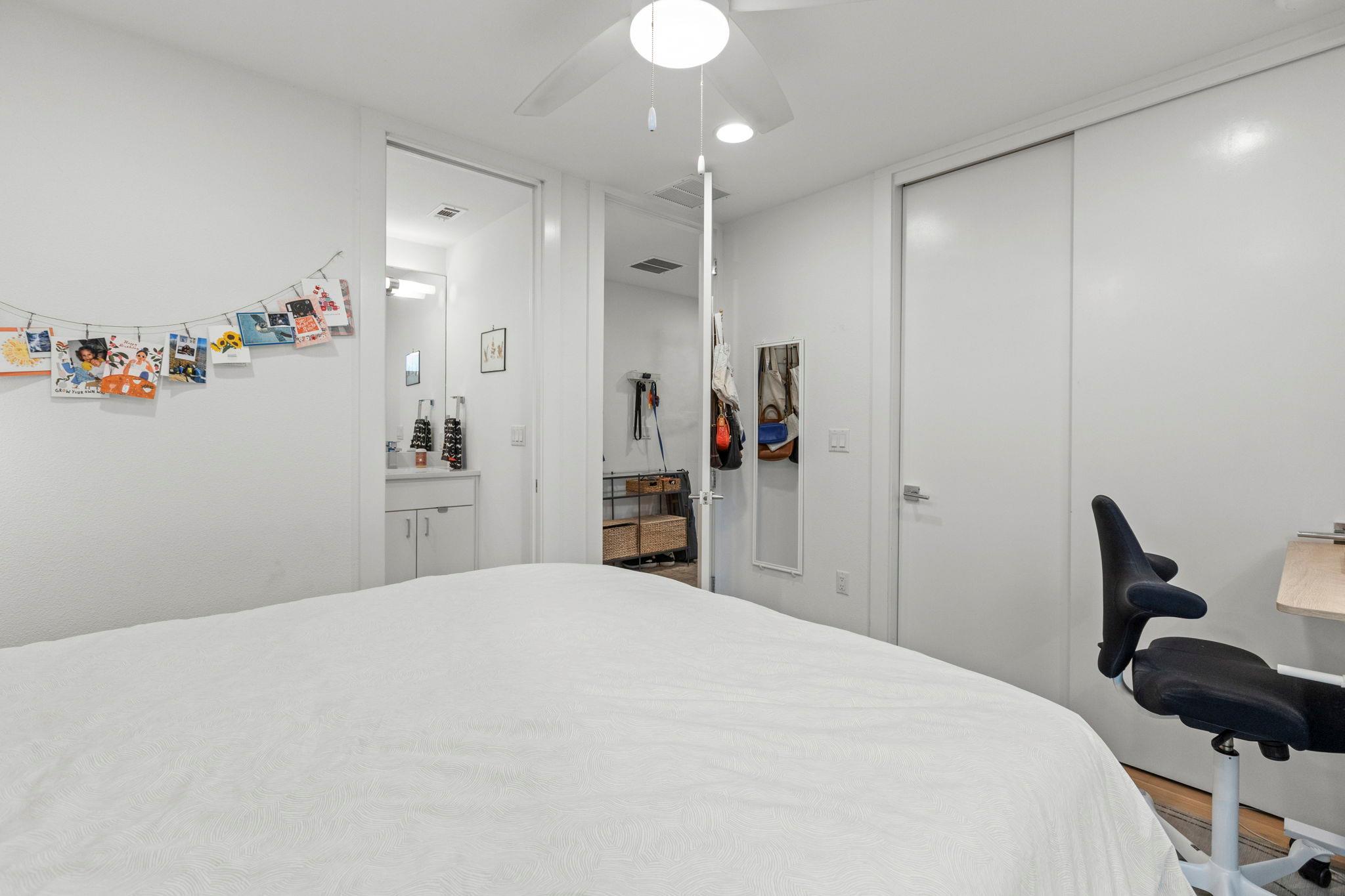 3406 E 17th St # 8, Austin, TX 78721