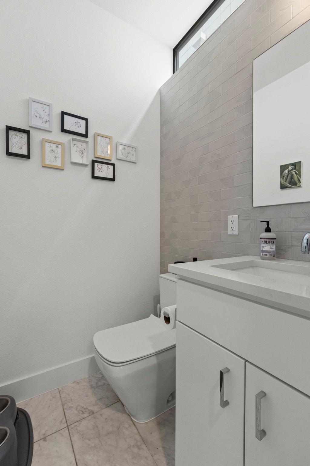 3406 E 17th St # 8, Austin, TX 78721