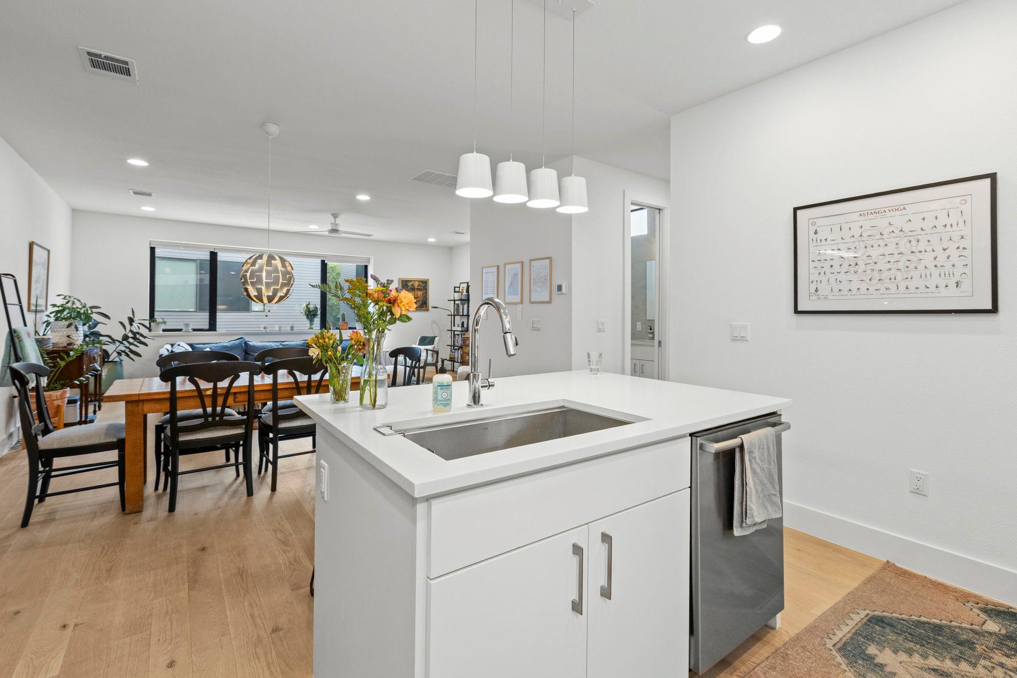 3406 E 17th St # 8, Austin, TX 78721