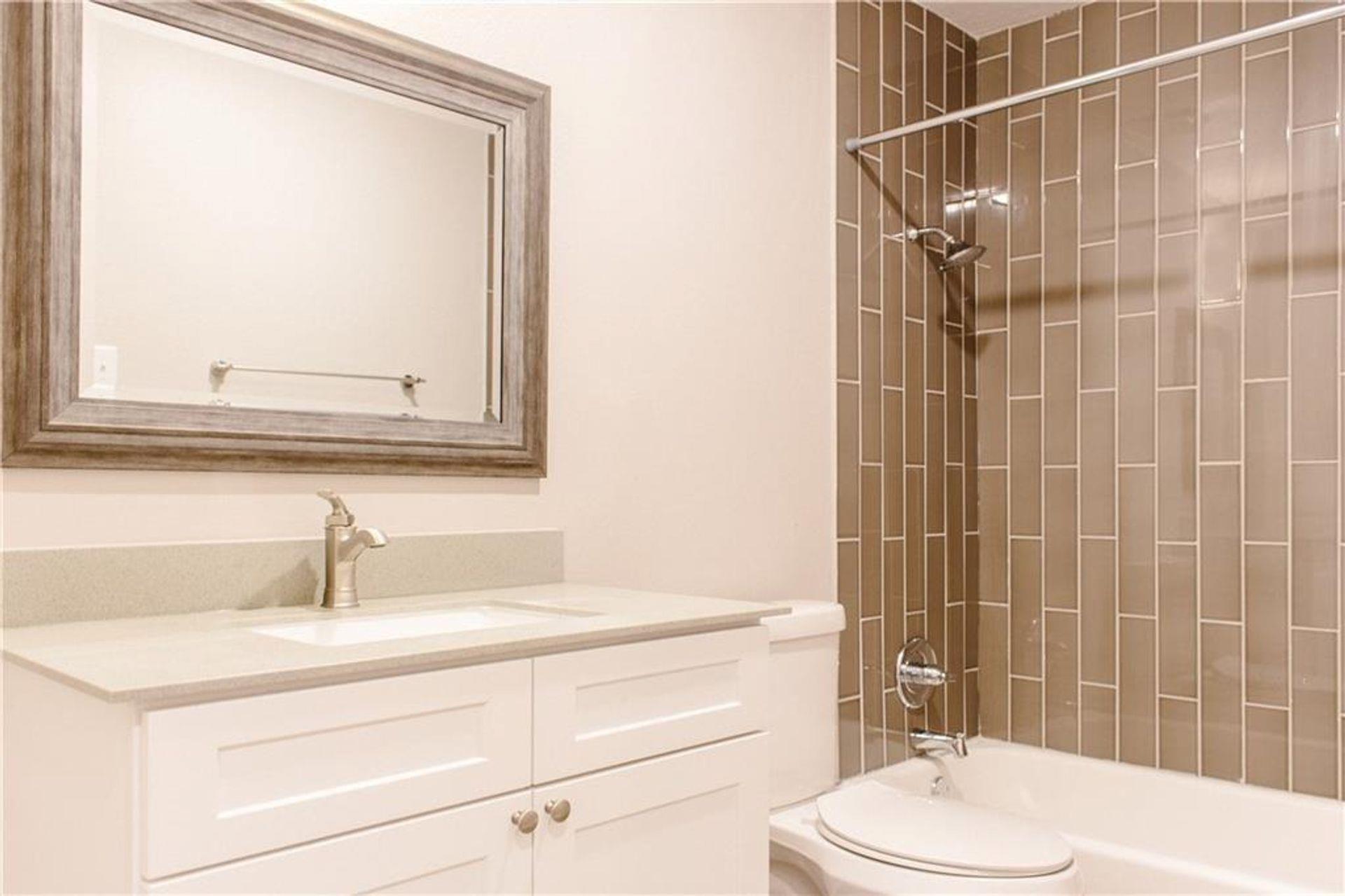 1302 E 52nd St # 101, Austin, TX 78723