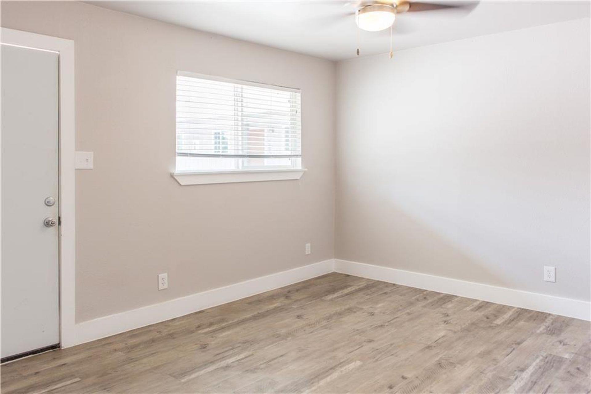 1302 E 52nd St # 101, Austin, TX 78723