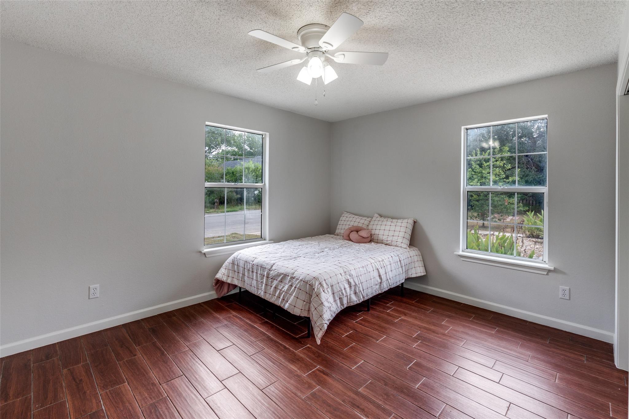 417 N Blanco St, Lockhart, TX 78644