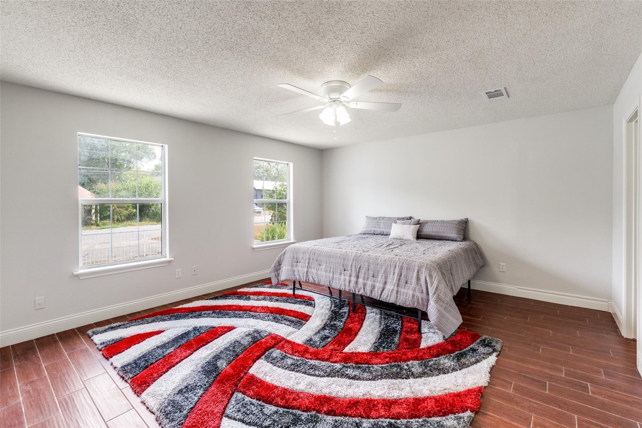 417 N Blanco St, Lockhart, TX 78644