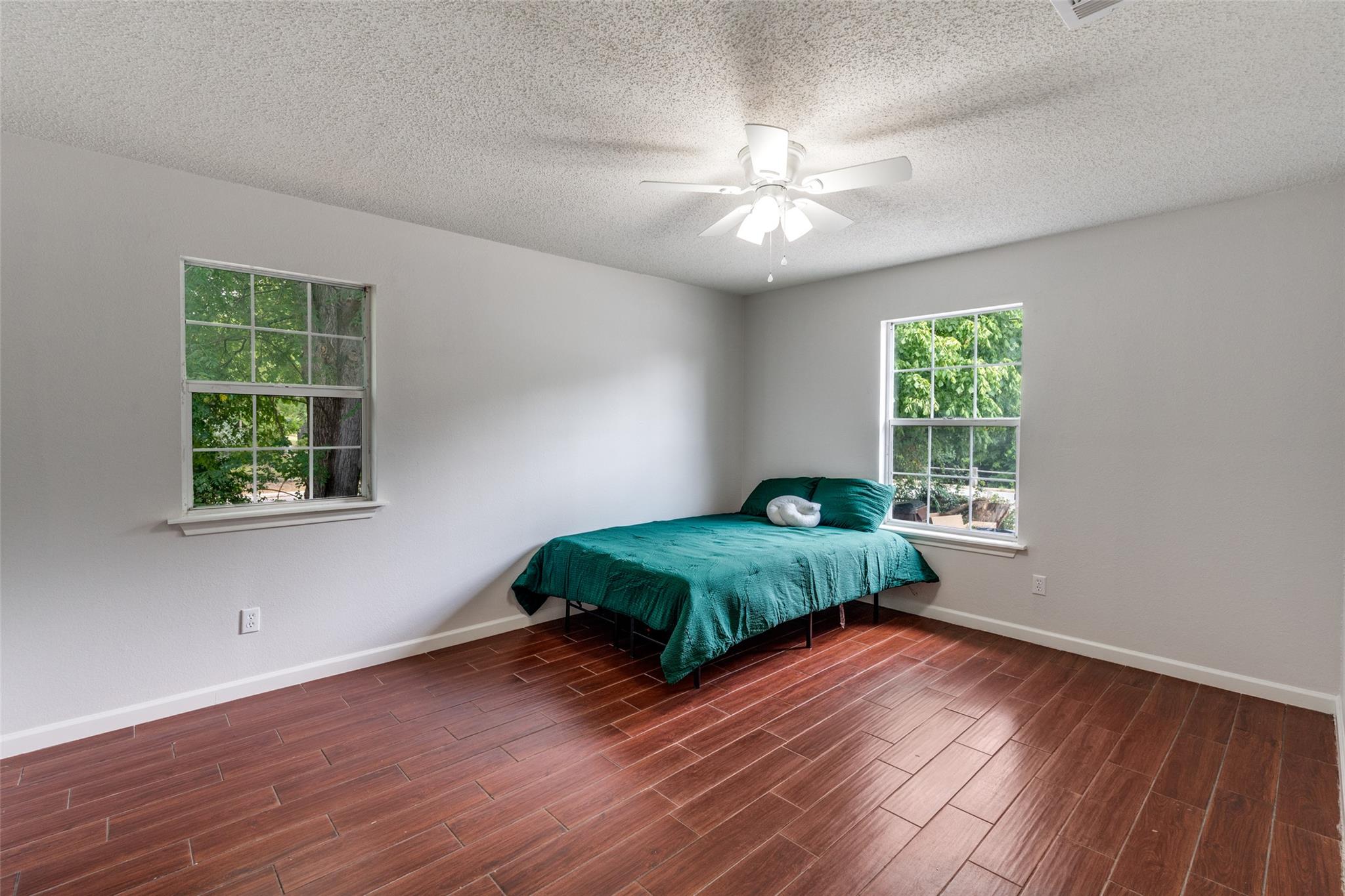 417 N Blanco St, Lockhart, TX 78644