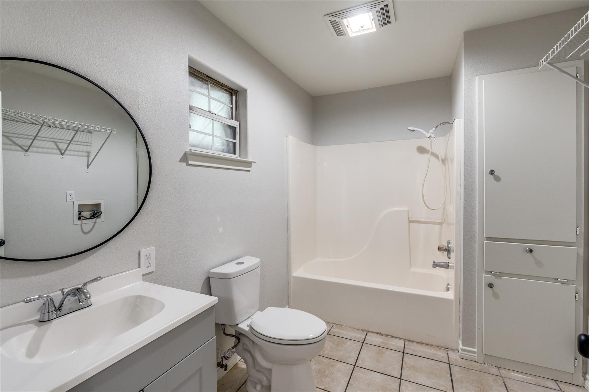 417 N Blanco St, Lockhart, TX 78644