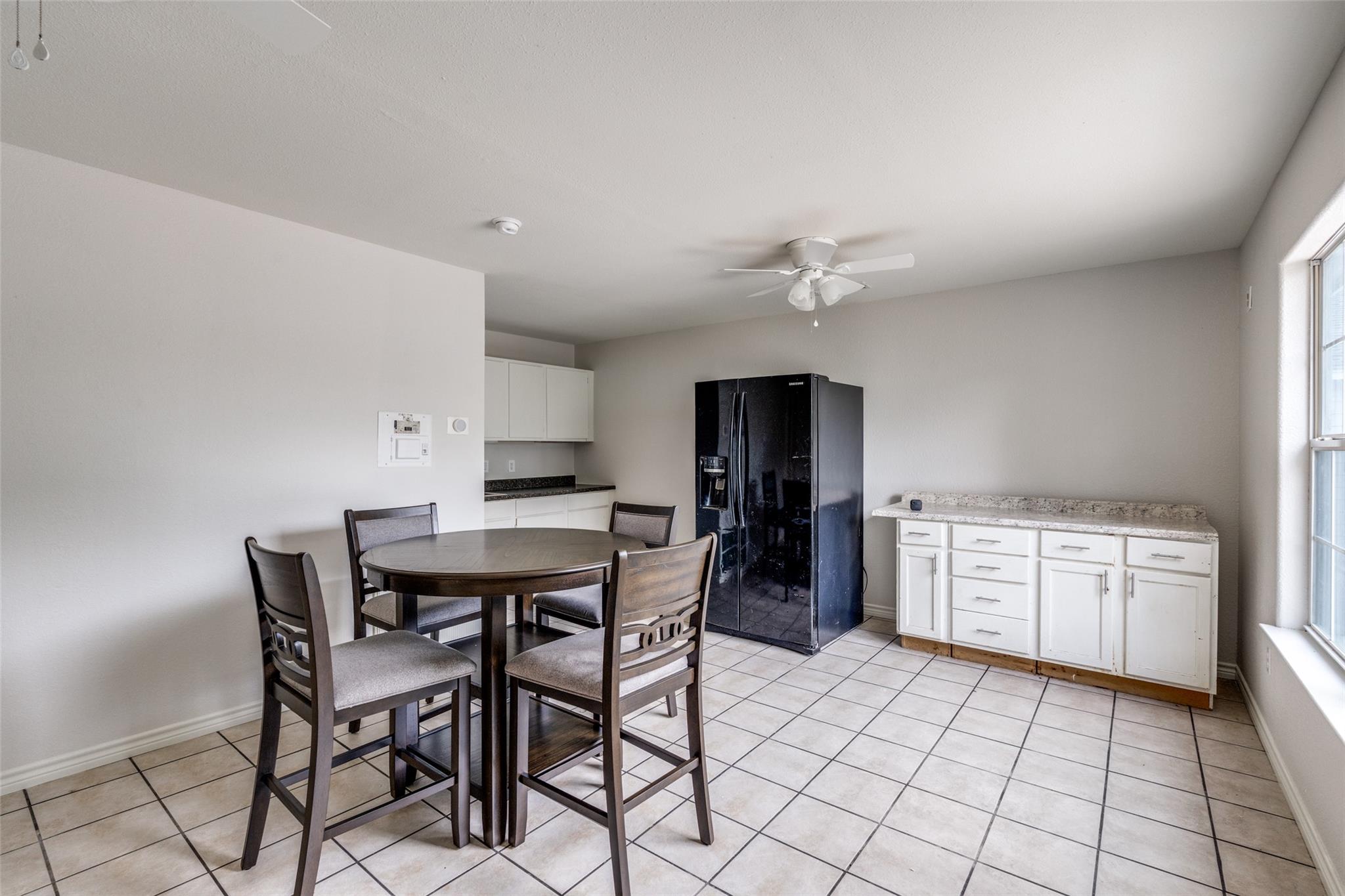 417 N Blanco St, Lockhart, TX 78644