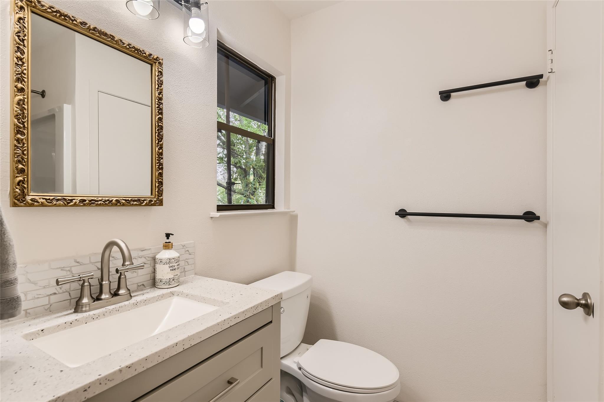 402 Wood Bine Dr, Austin, TX 78745