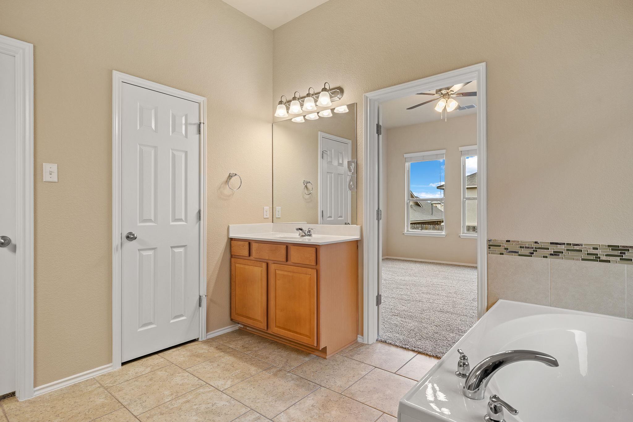 536 Peregrine Way, Leander, TX 78641