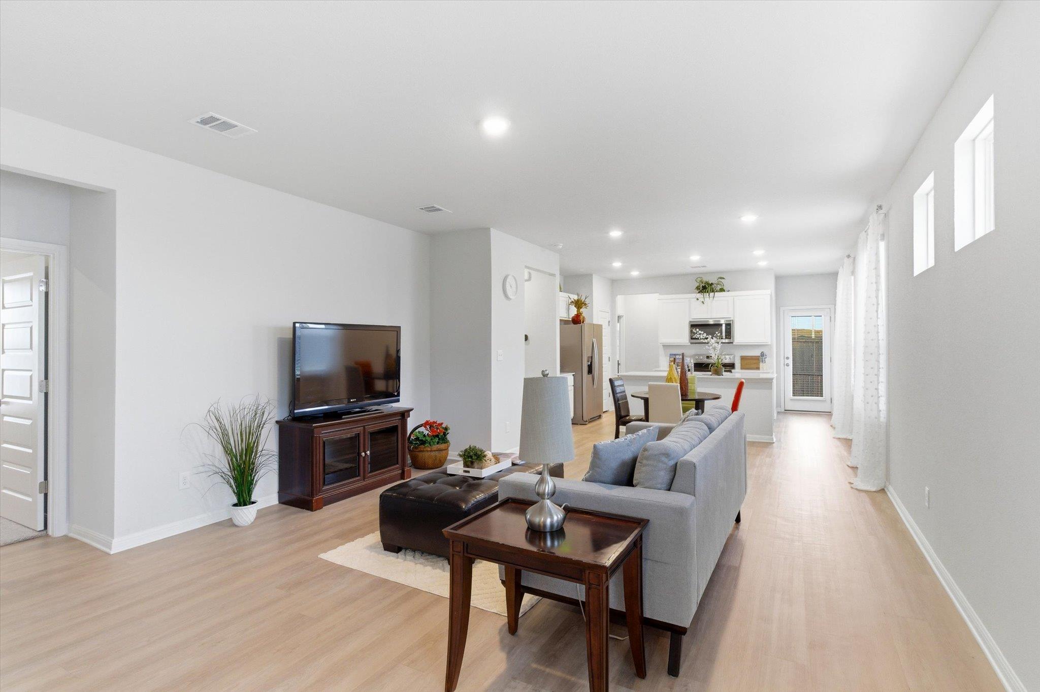 149 Cutleaf Cv, San Marcos, TX 78666