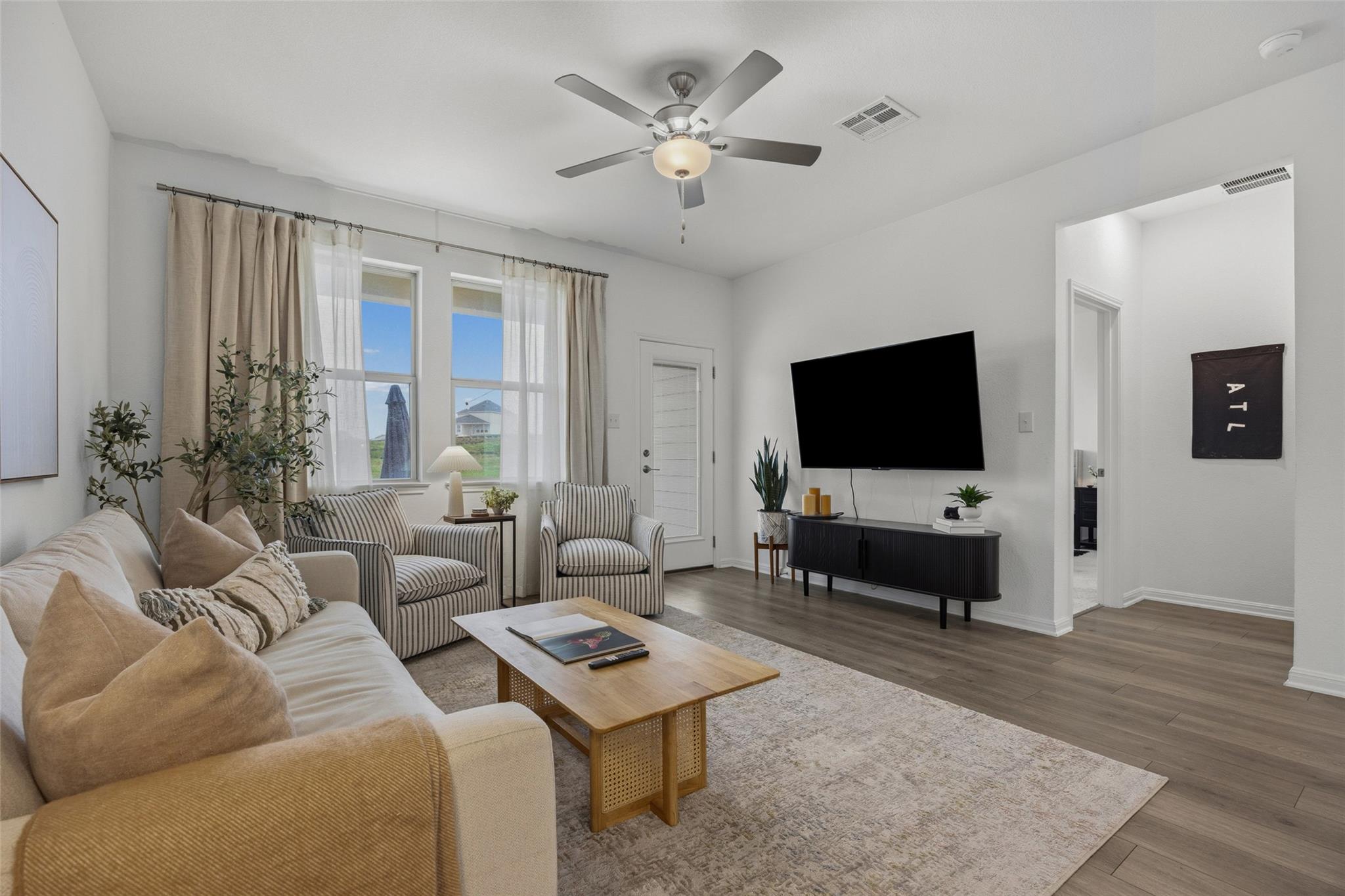 858 Papaya Dr, Buda, TX 78610