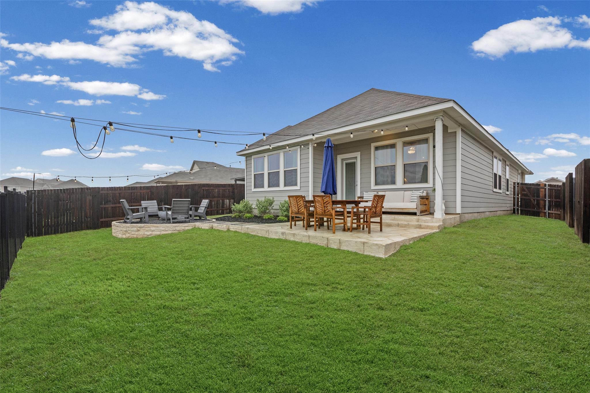 858 Papaya Dr, Buda, TX 78610