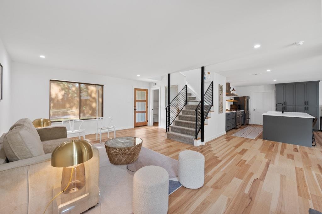 3713 Harpers Ferry Ln, Austin, TX 78749