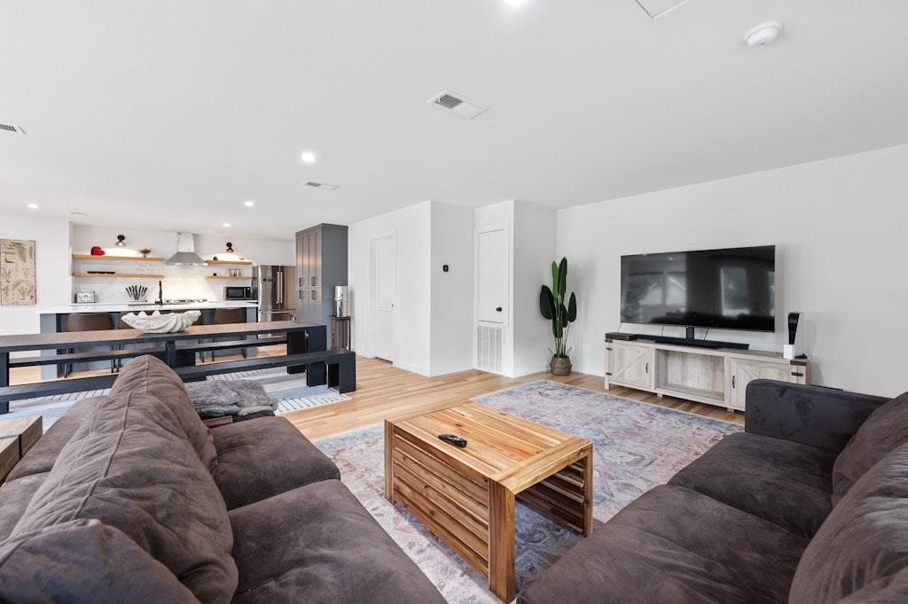 3713 Harpers Ferry Ln, Austin, TX 78749