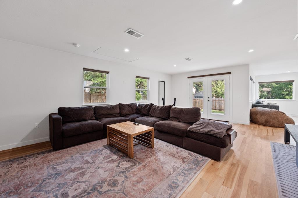 3713 Harpers Ferry Ln, Austin, TX 78749