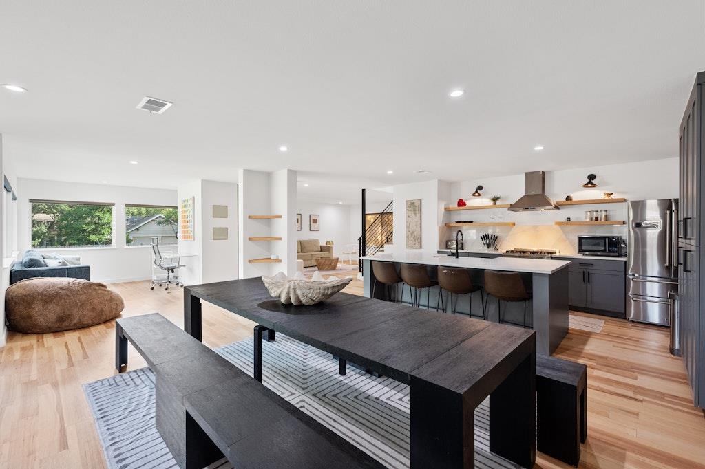 3713 Harpers Ferry Ln, Austin, TX 78749