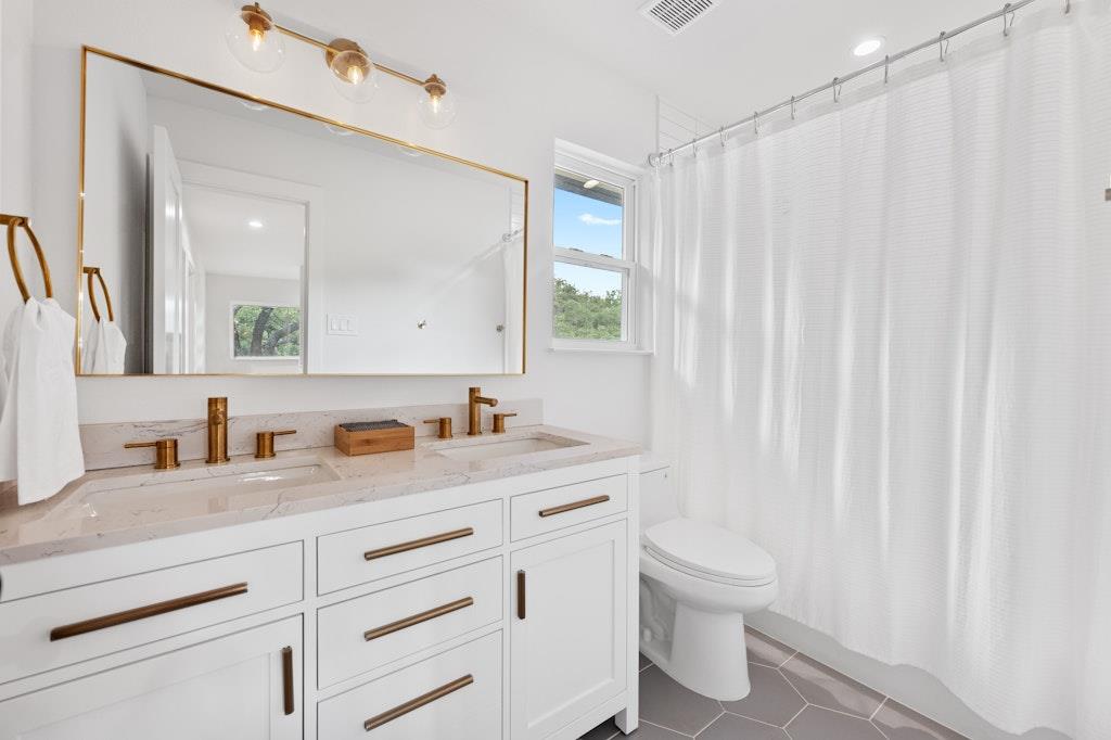 3713 Harpers Ferry Ln, Austin, TX 78749