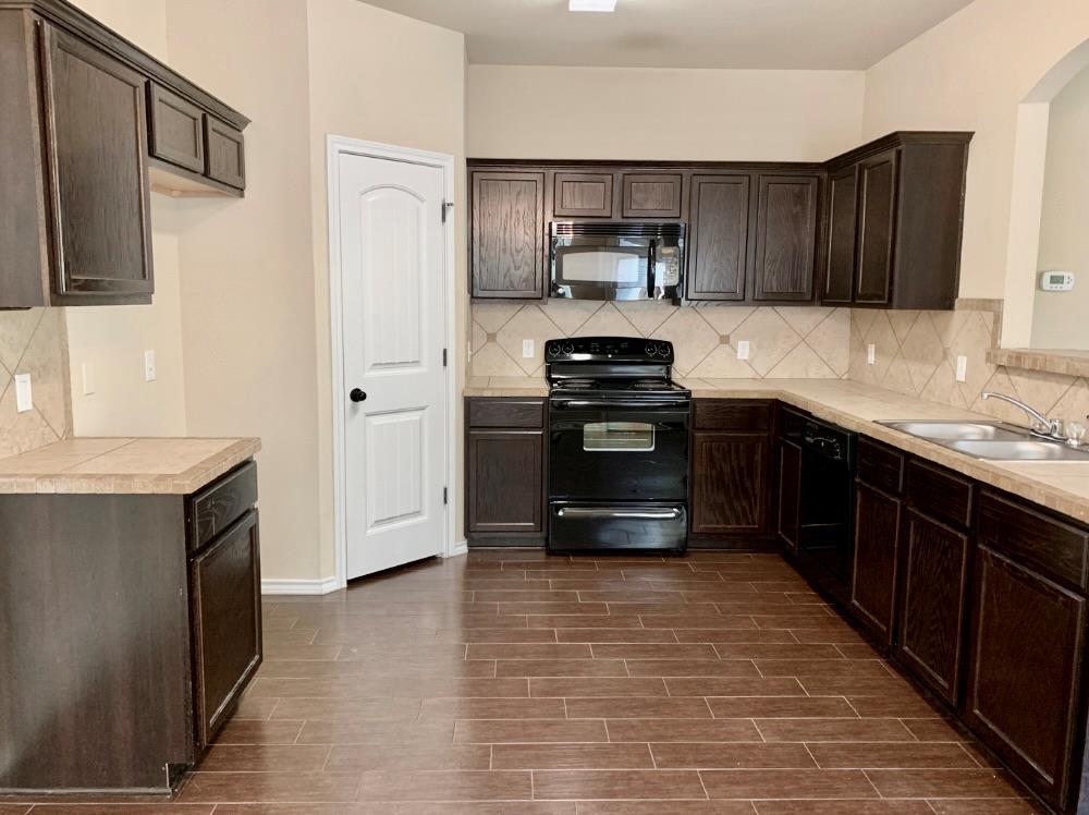 215 N College St, Georgetown, TX 78626