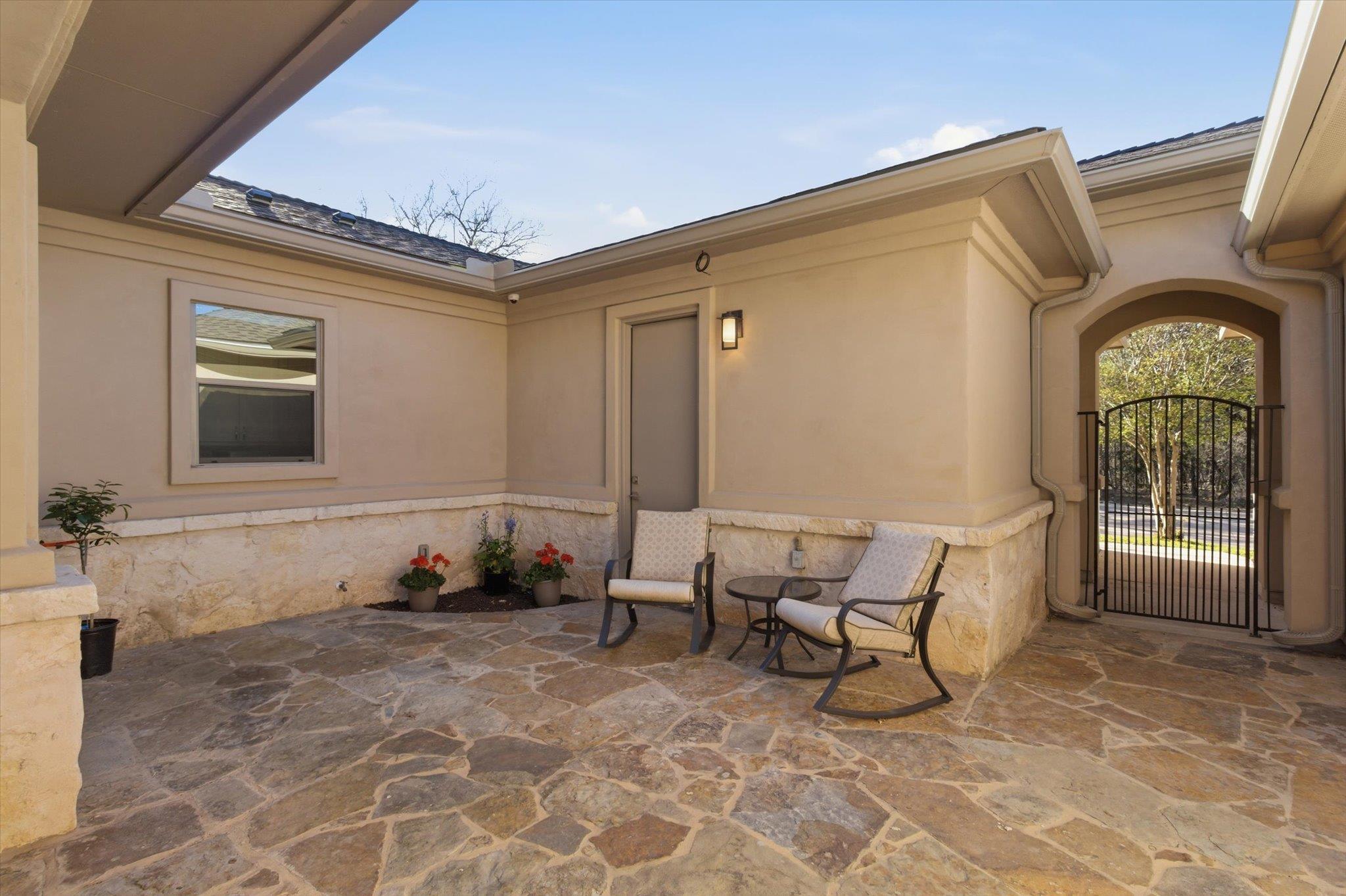 438 Stagecoach Trl, San Marcos, TX 78666