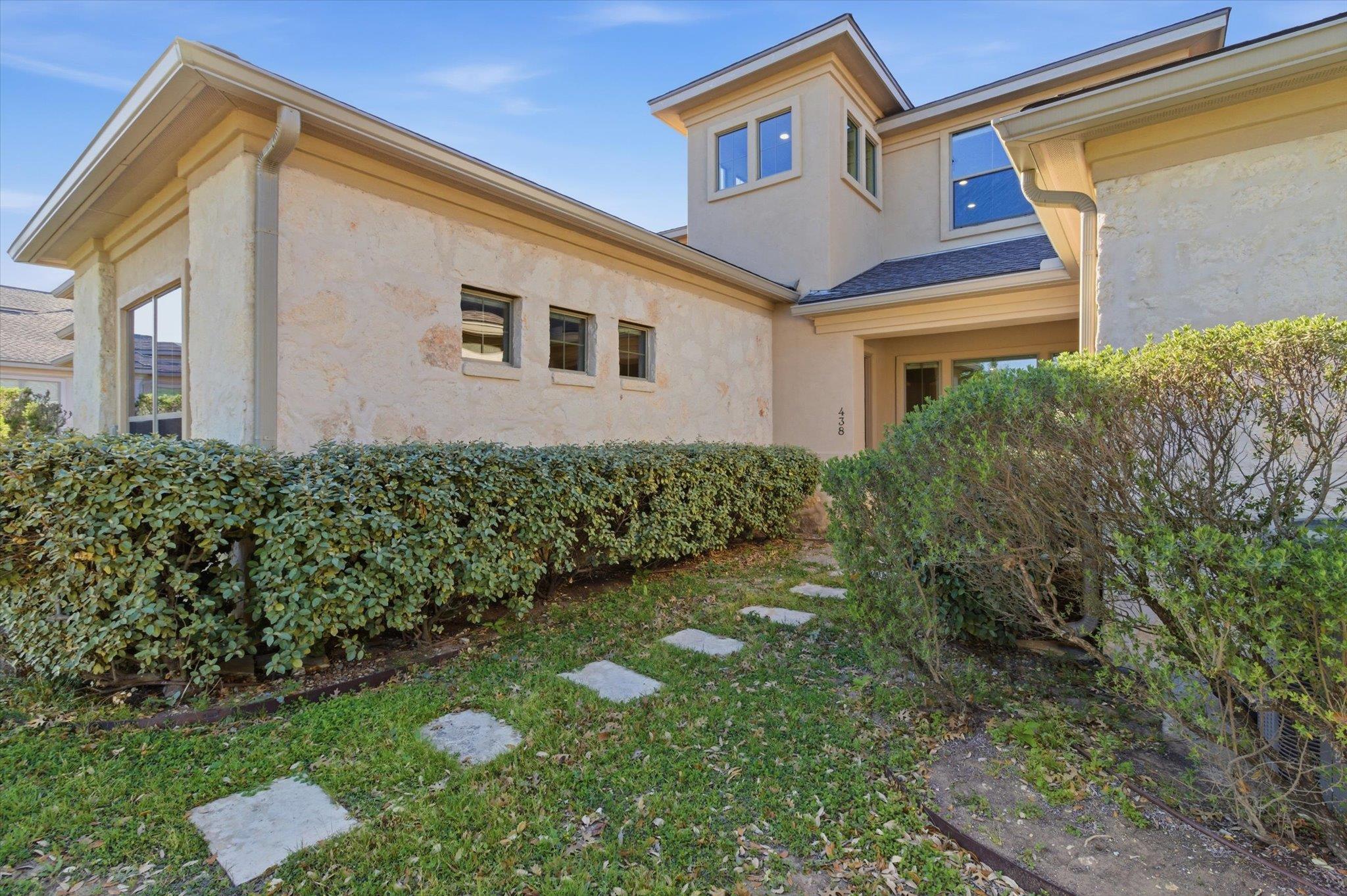 438 Stagecoach Trl, San Marcos, TX 78666