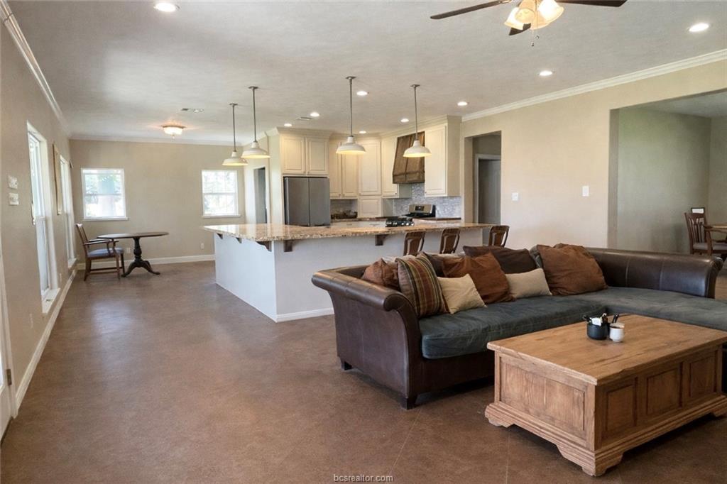 11810 Riley Green Road, Franklin, TX 77856