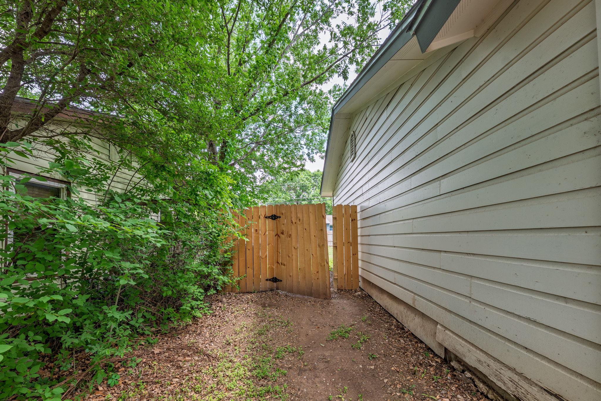 2613 Nottingham Ln, Austin, TX 78704