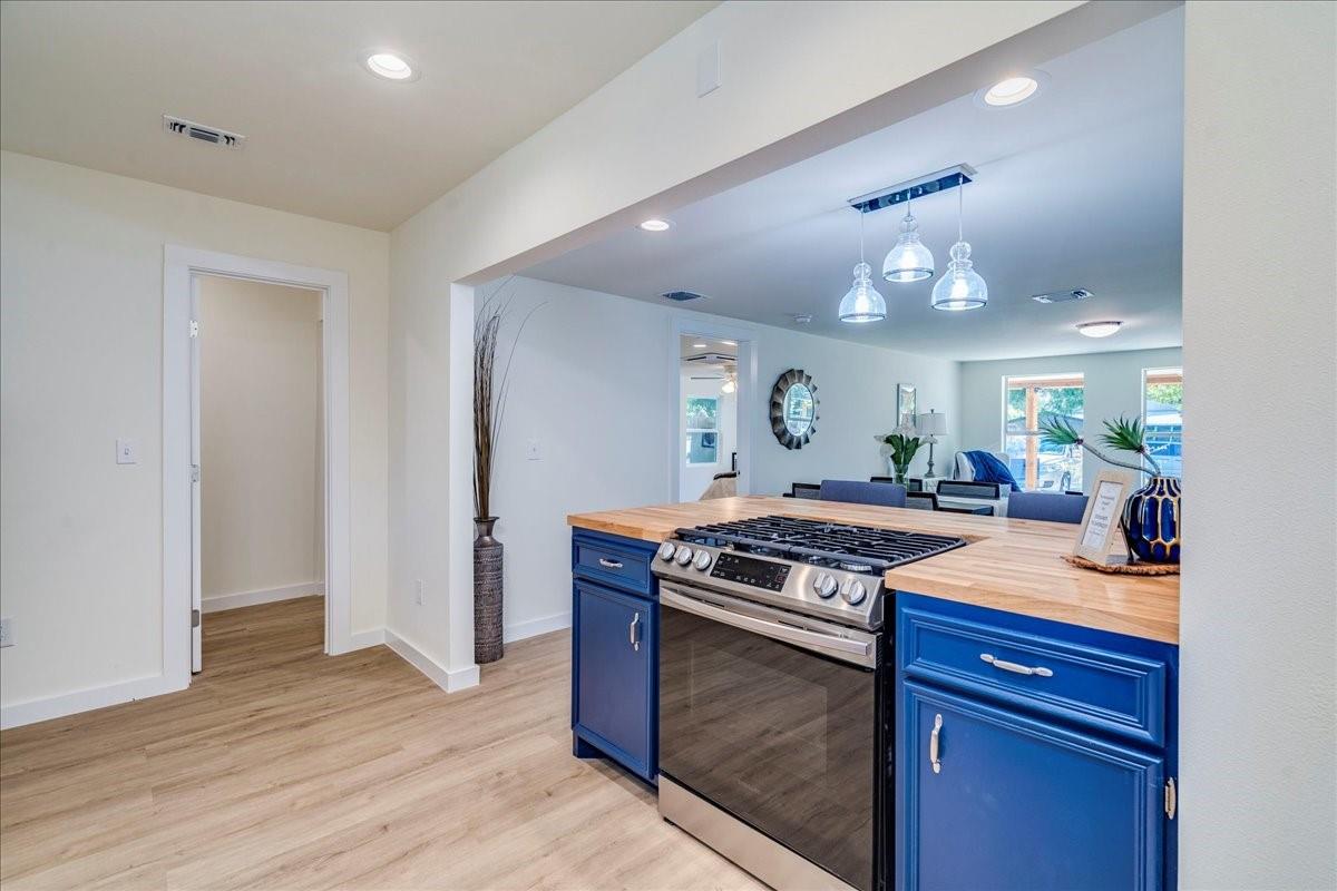 1120 Spur St, Austin, TX 78721