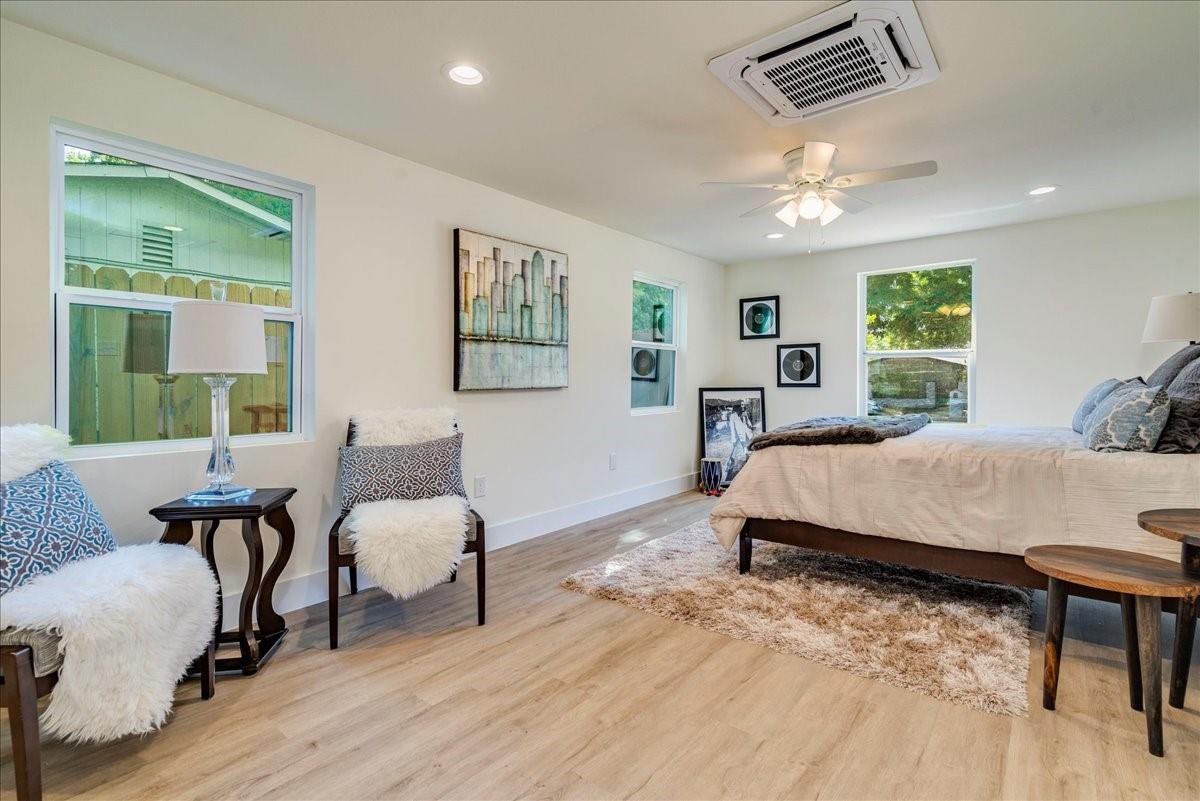 1120 Spur St, Austin, TX 78721