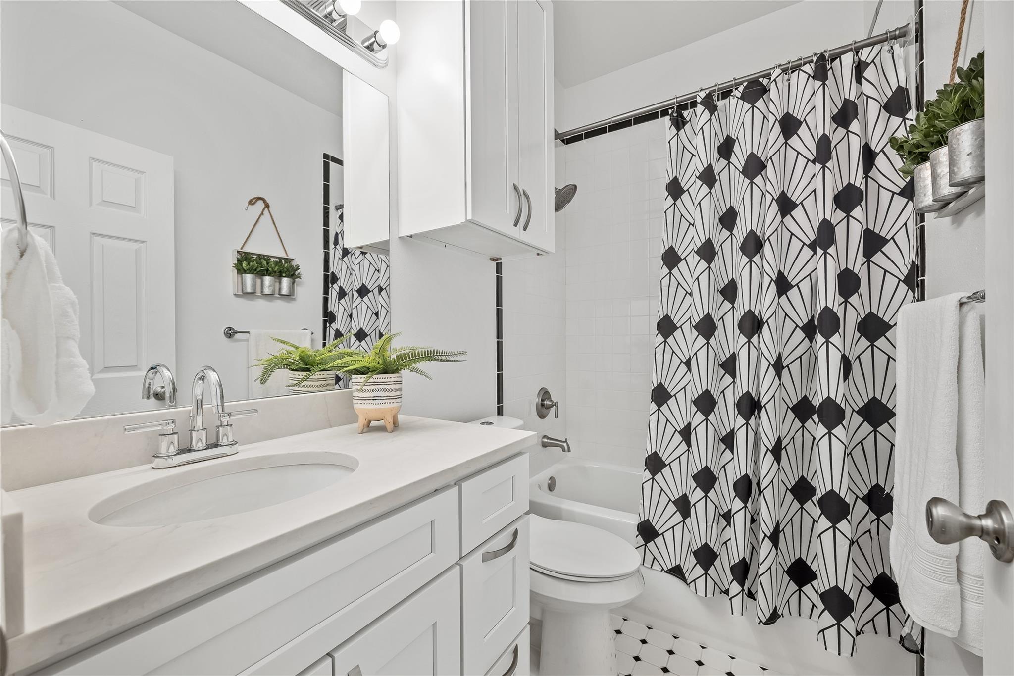 6501 COLUMBIA OAKS Ct # D8, Austin, TX 78759