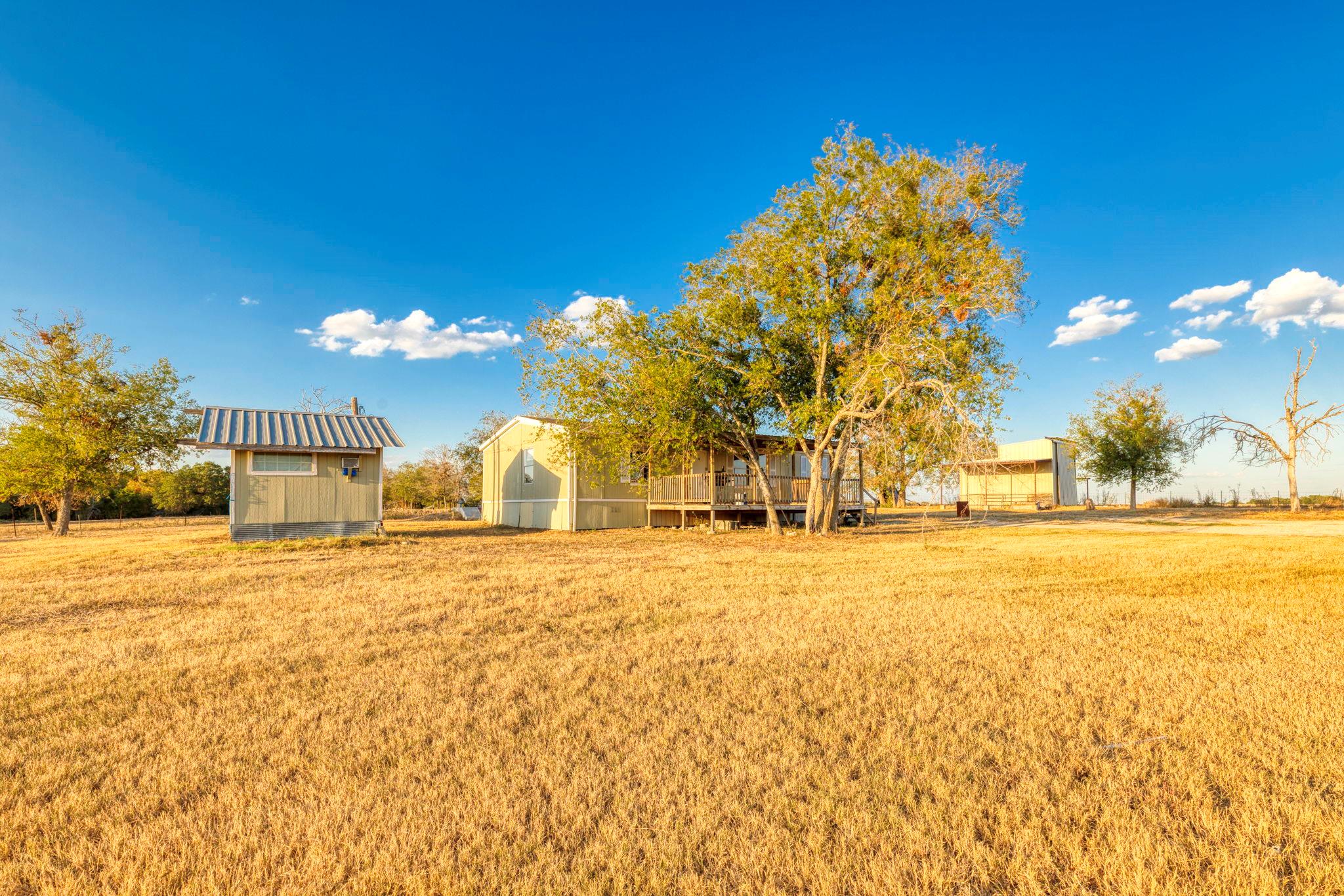 645 Old Luling Rd, Lockhart, TX 78644