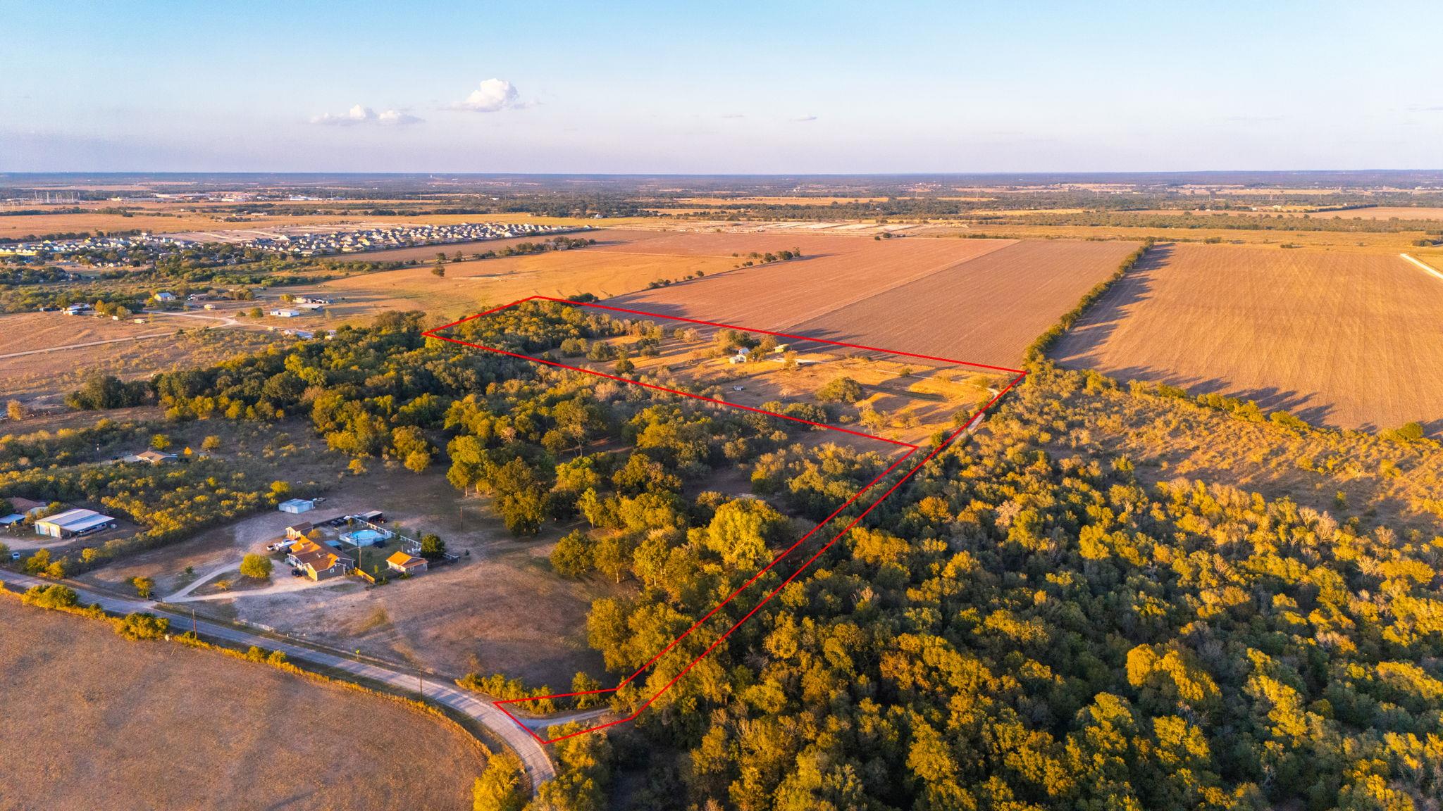 645 Old Luling Rd, Lockhart, TX 78644