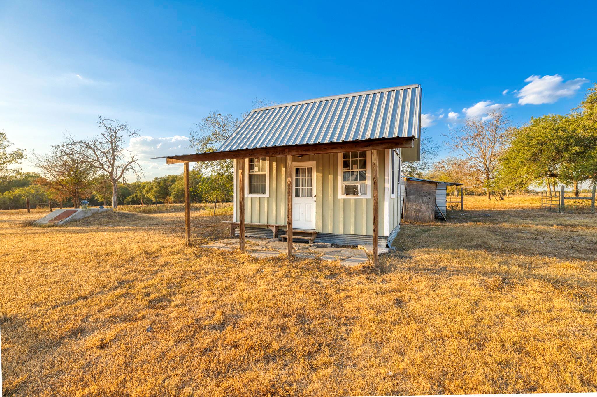 645 Old Luling Rd, Lockhart, TX 78644
