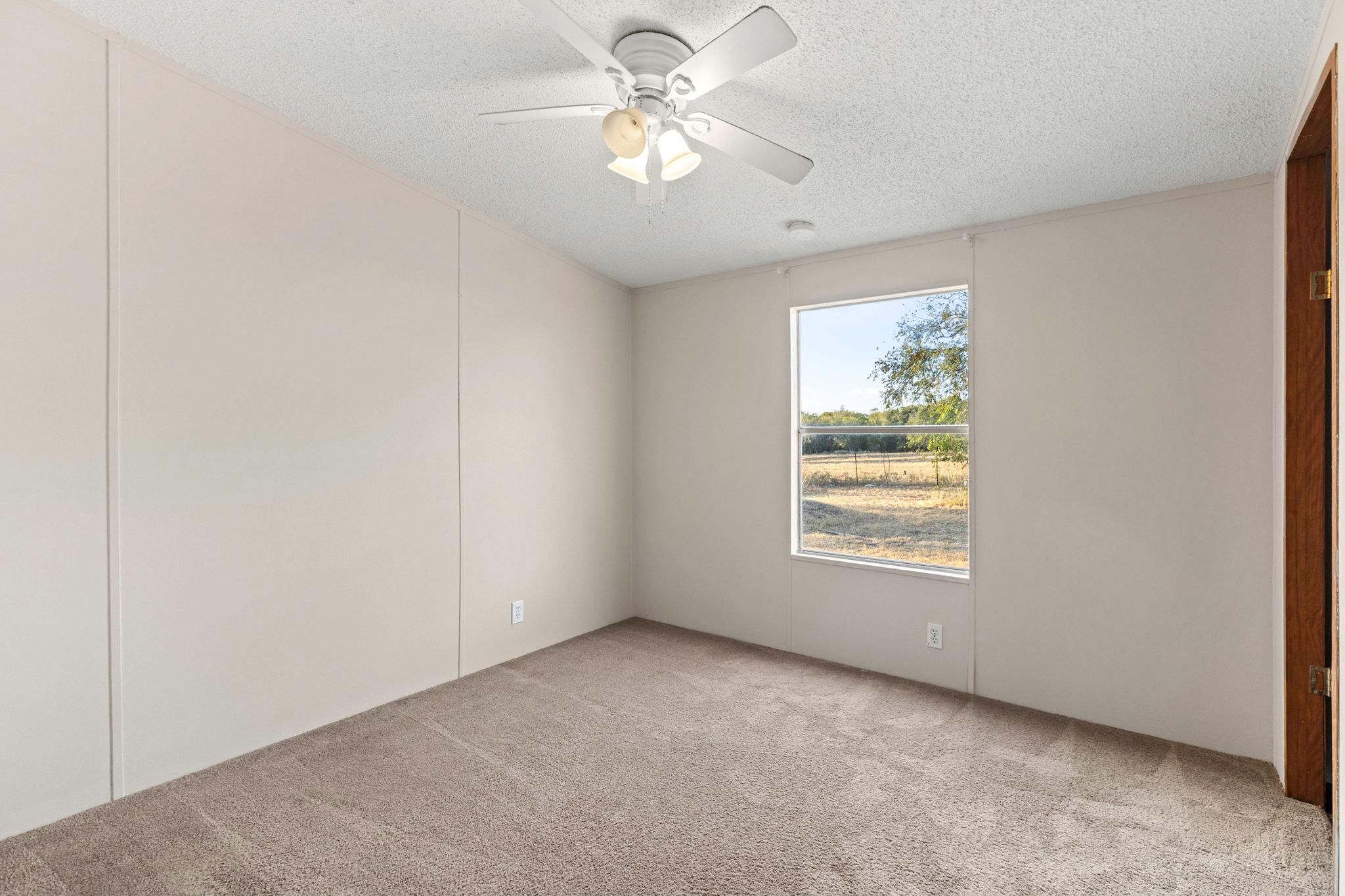 645 Old Luling Rd, Lockhart, TX 78644