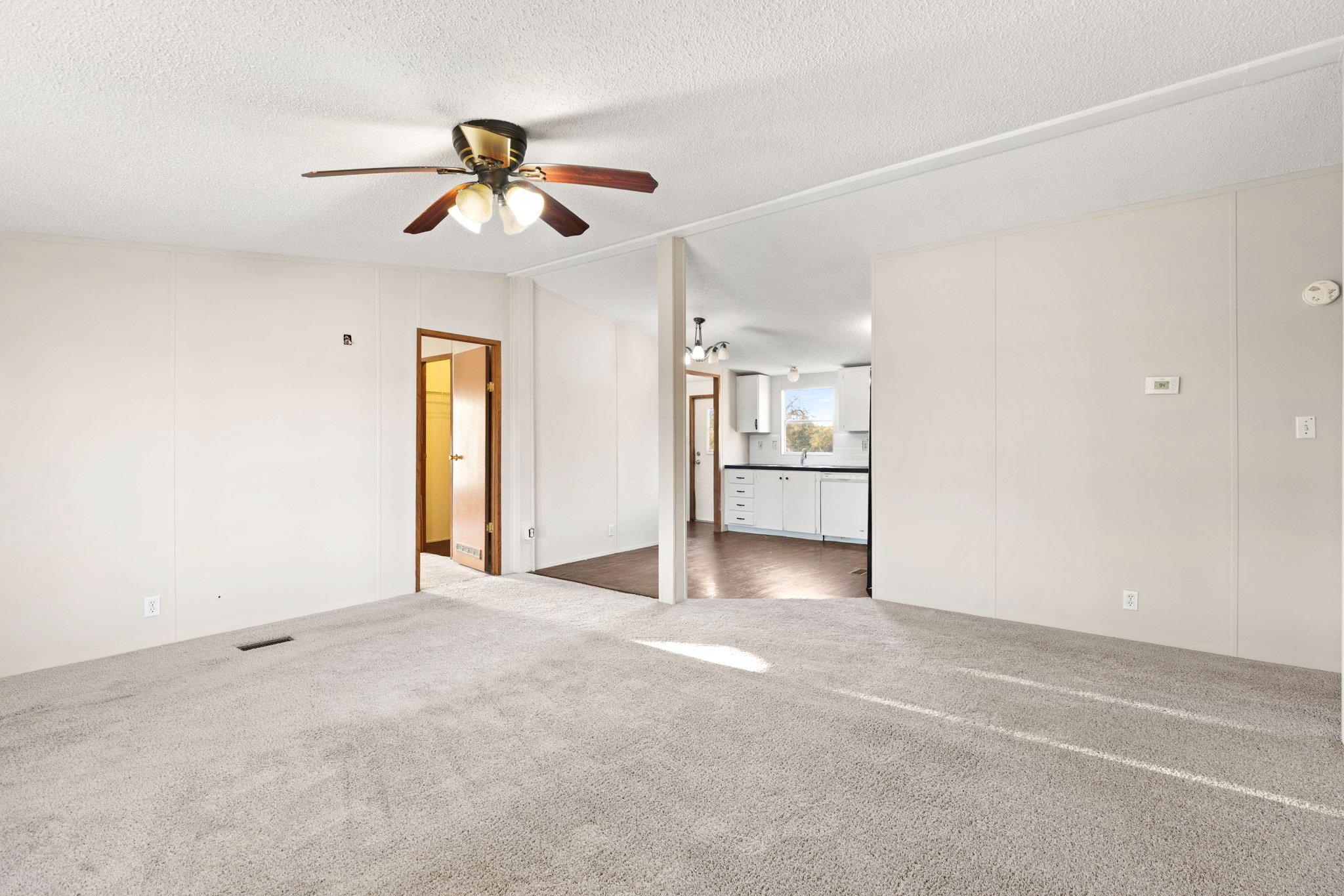 645 Old Luling Rd, Lockhart, TX 78644