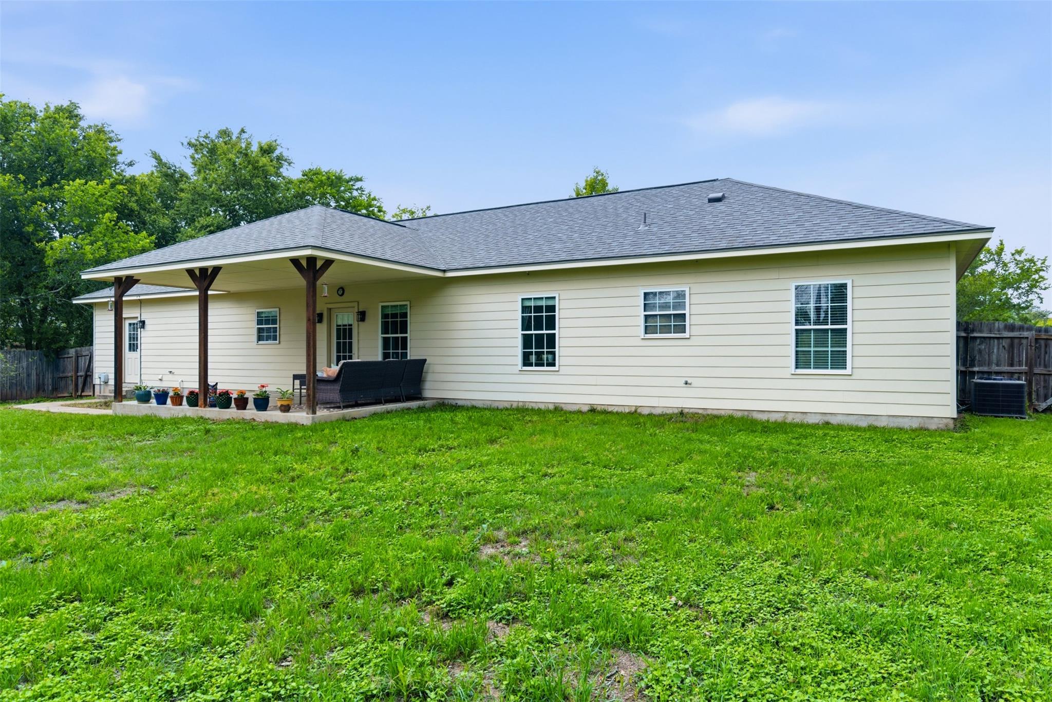 1221 Lovers Ln, Bastrop, TX 78602