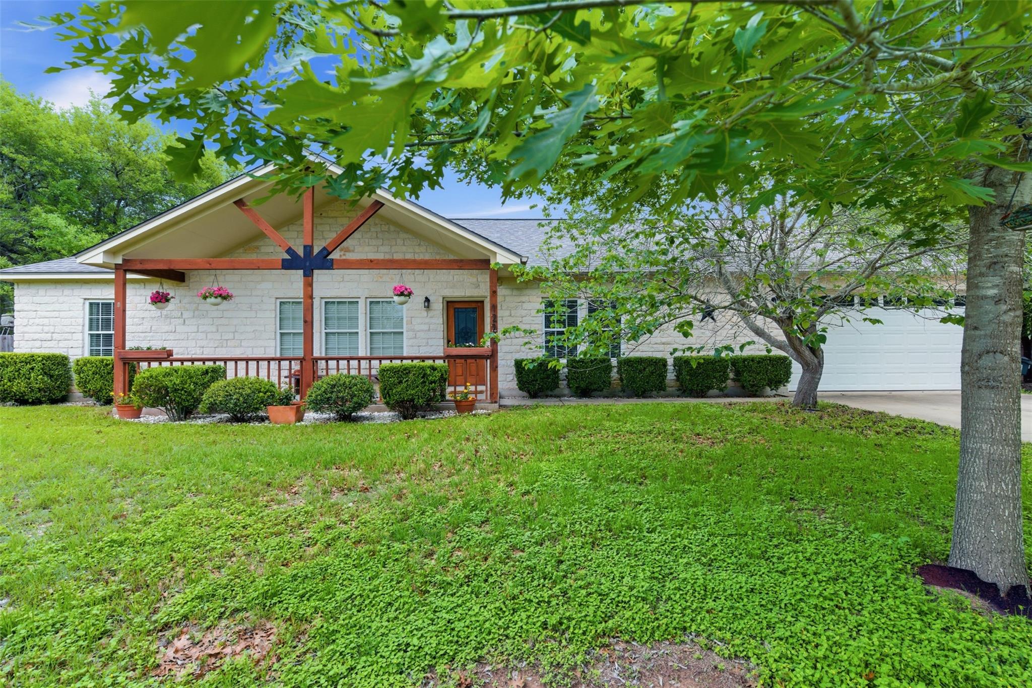 1221 Lovers Ln, Bastrop, TX 78602