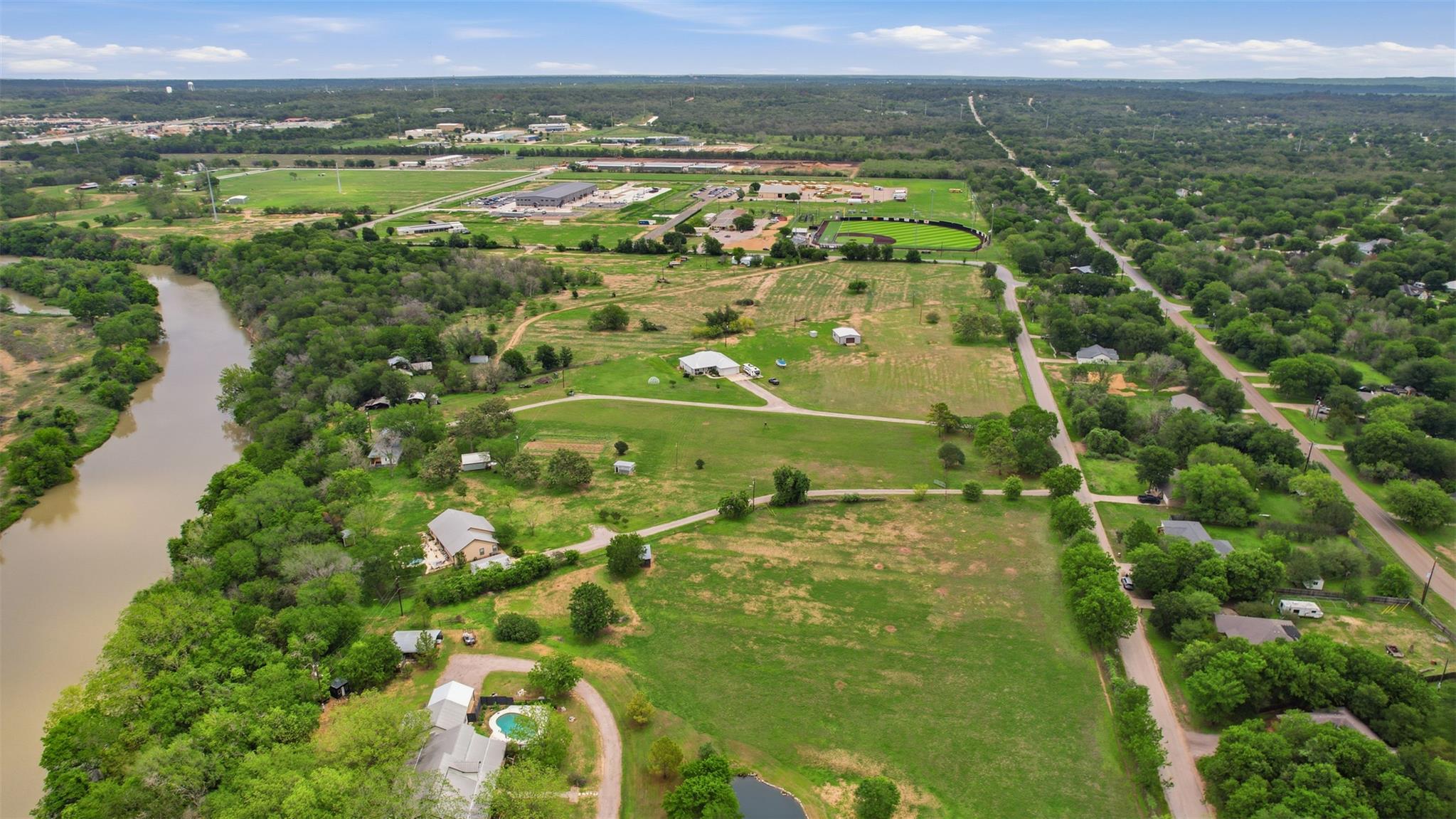 1221 Lovers Ln, Bastrop, TX 78602