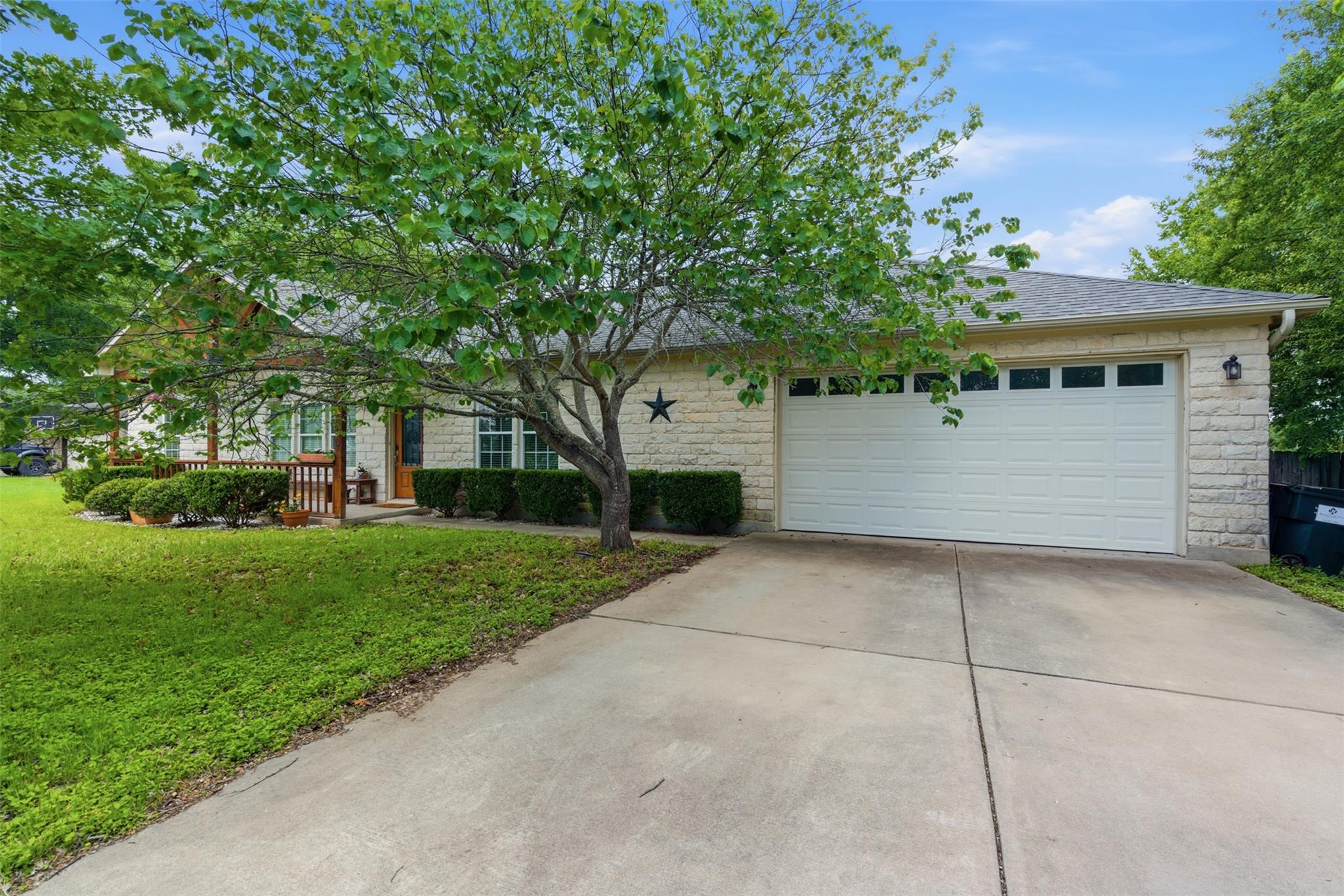 1221 Lovers Ln, Bastrop, TX 78602