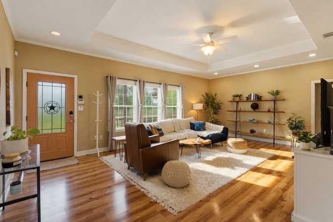 1221 Lovers Ln, Bastrop, TX 78602