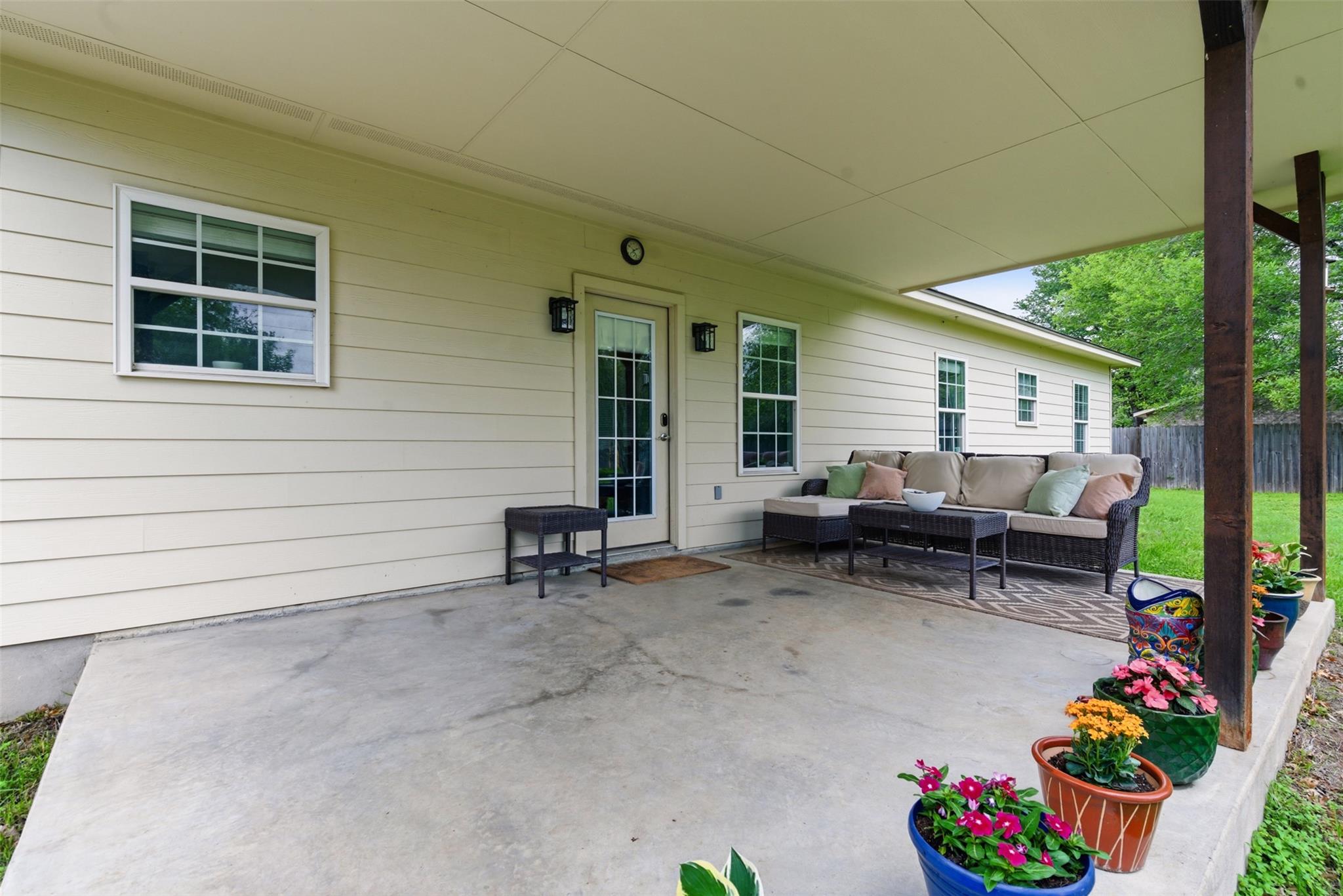 1221 Lovers Ln, Bastrop, TX 78602