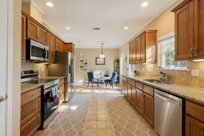 1221 Lovers Ln, Bastrop, TX 78602