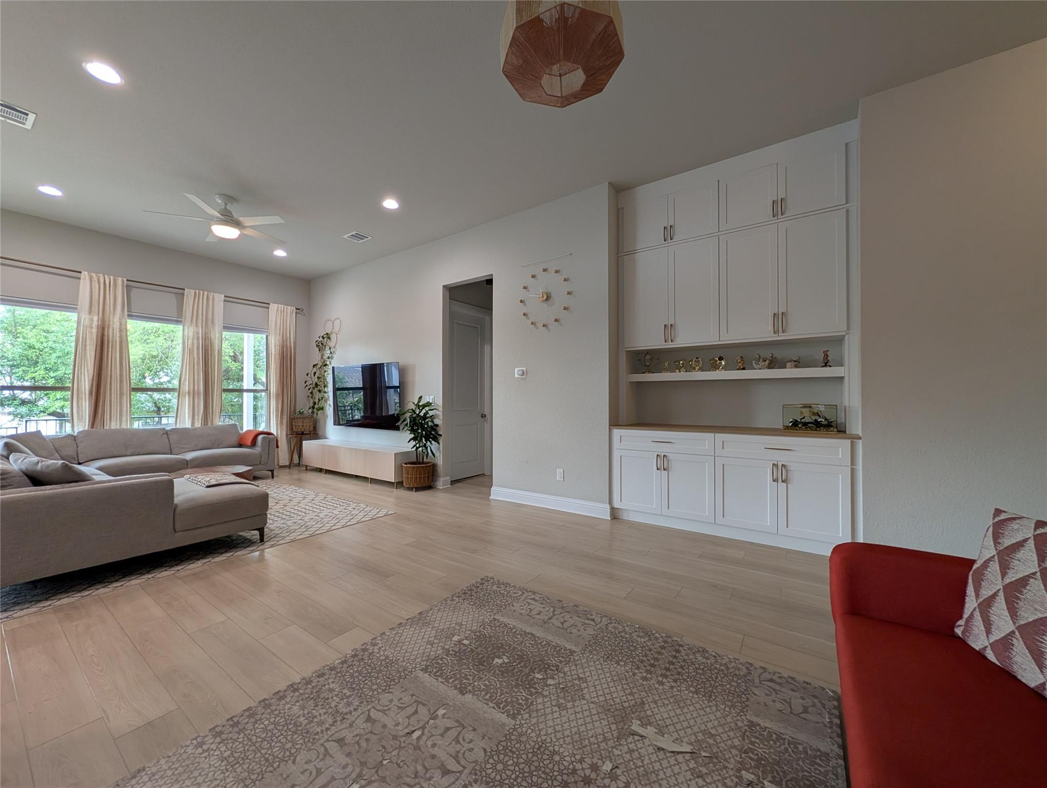 125 WHISTLING WILLOW Dr, Georgetown, TX 78628