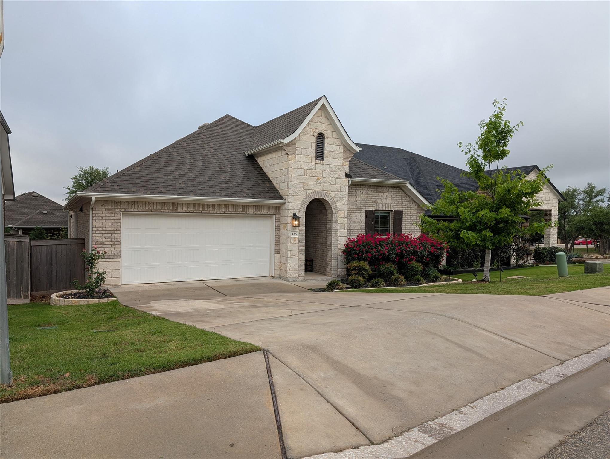 125 WHISTLING WILLOW Dr, Georgetown, TX 78628