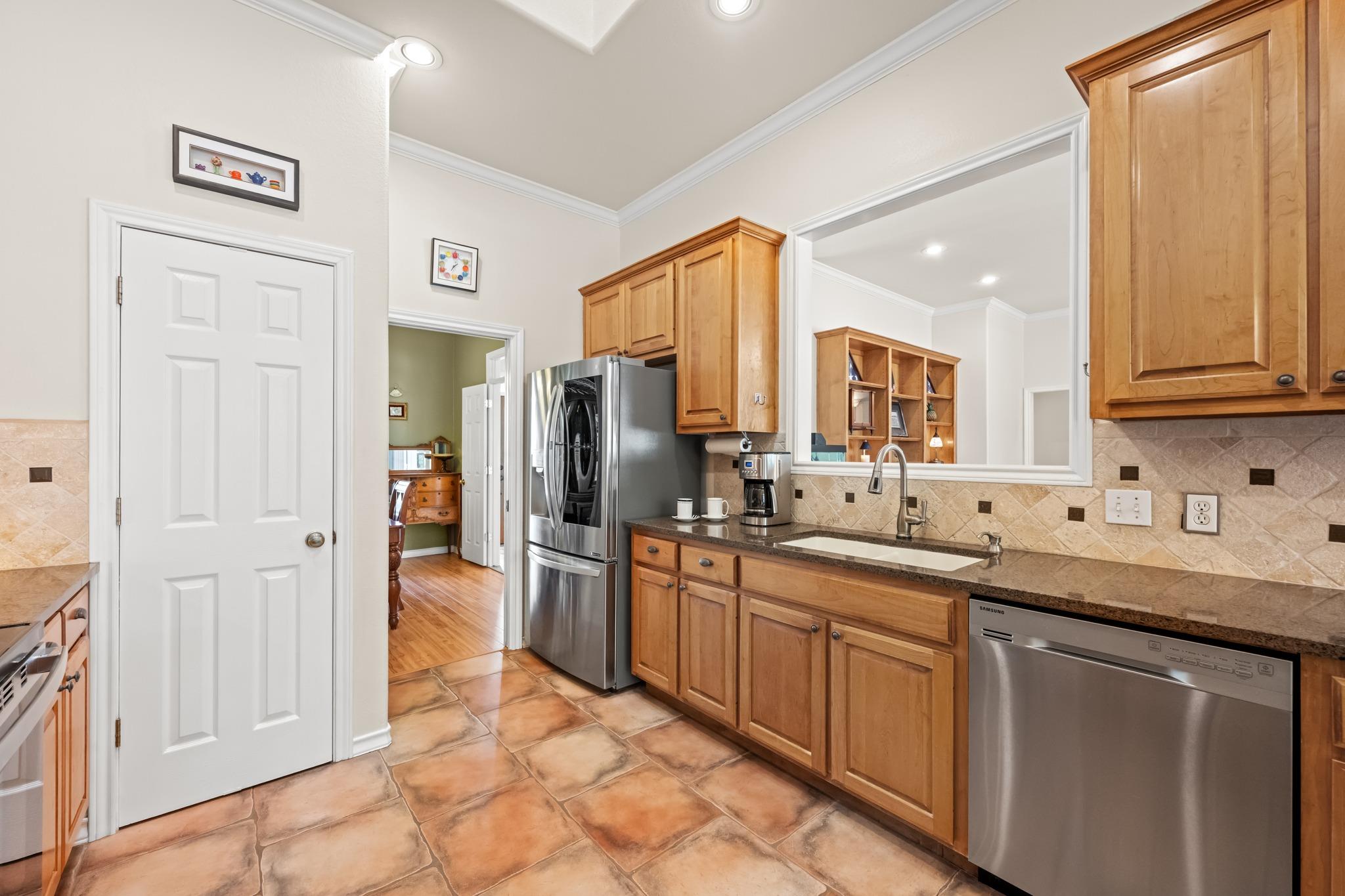 508 S Lariat Cir, Dripping Springs, TX 78620