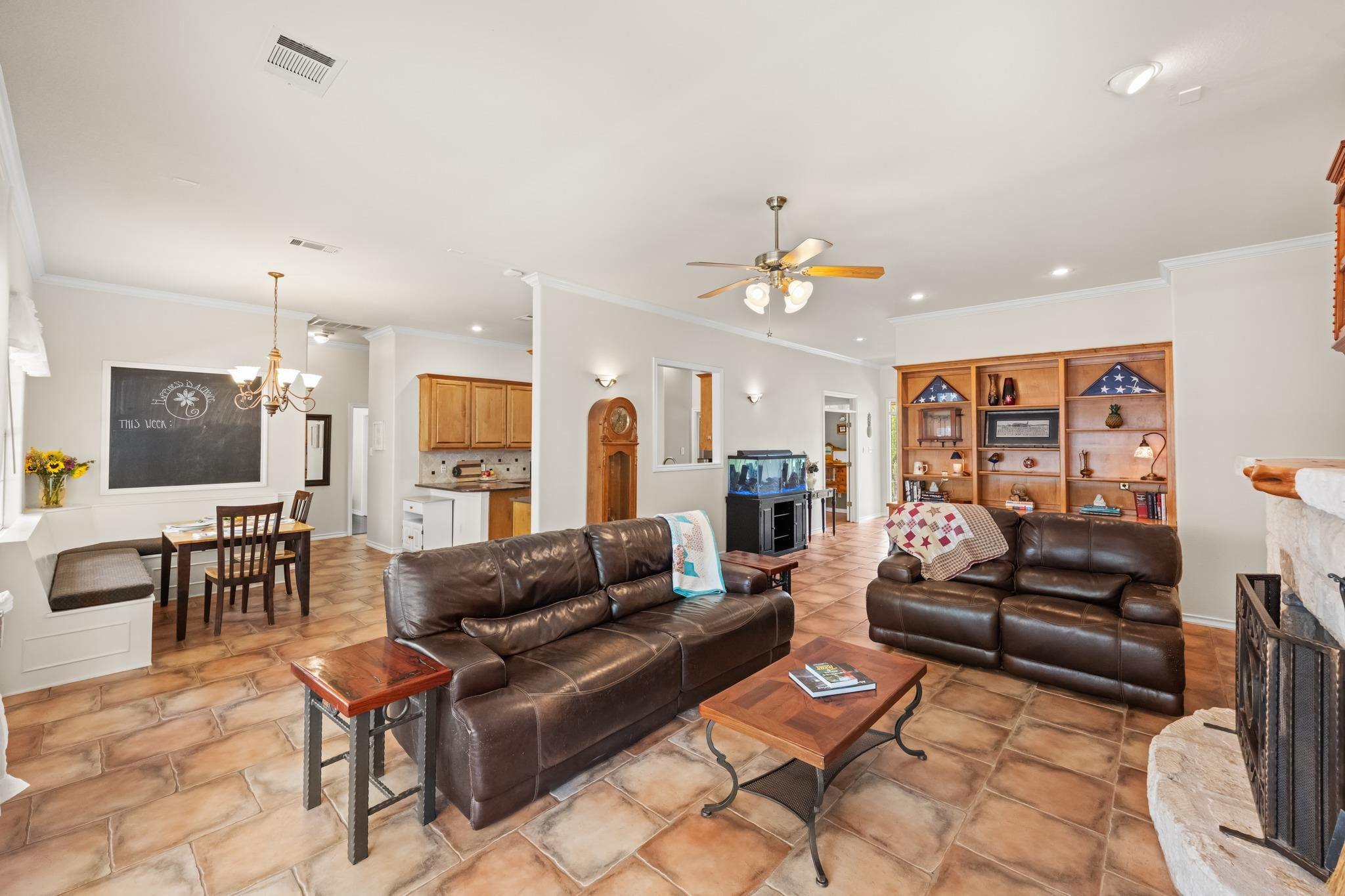 508 S Lariat Cir, Dripping Springs, TX 78620