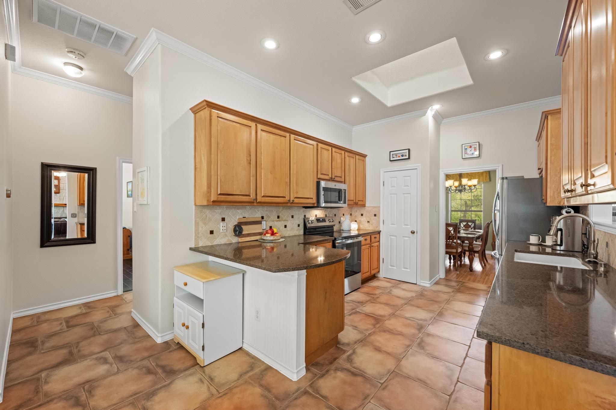 508 S Lariat Cir, Dripping Springs, TX 78620