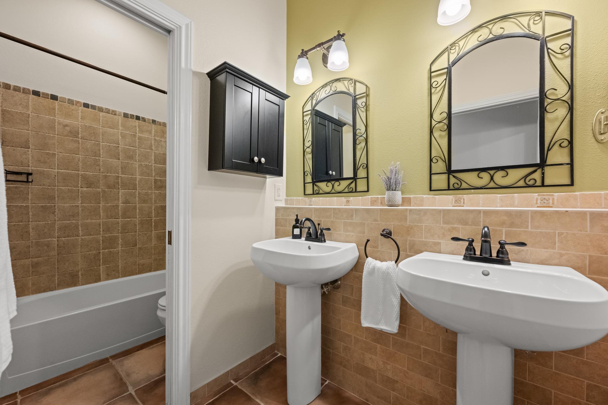 508 S Lariat Cir, Dripping Springs, TX 78620