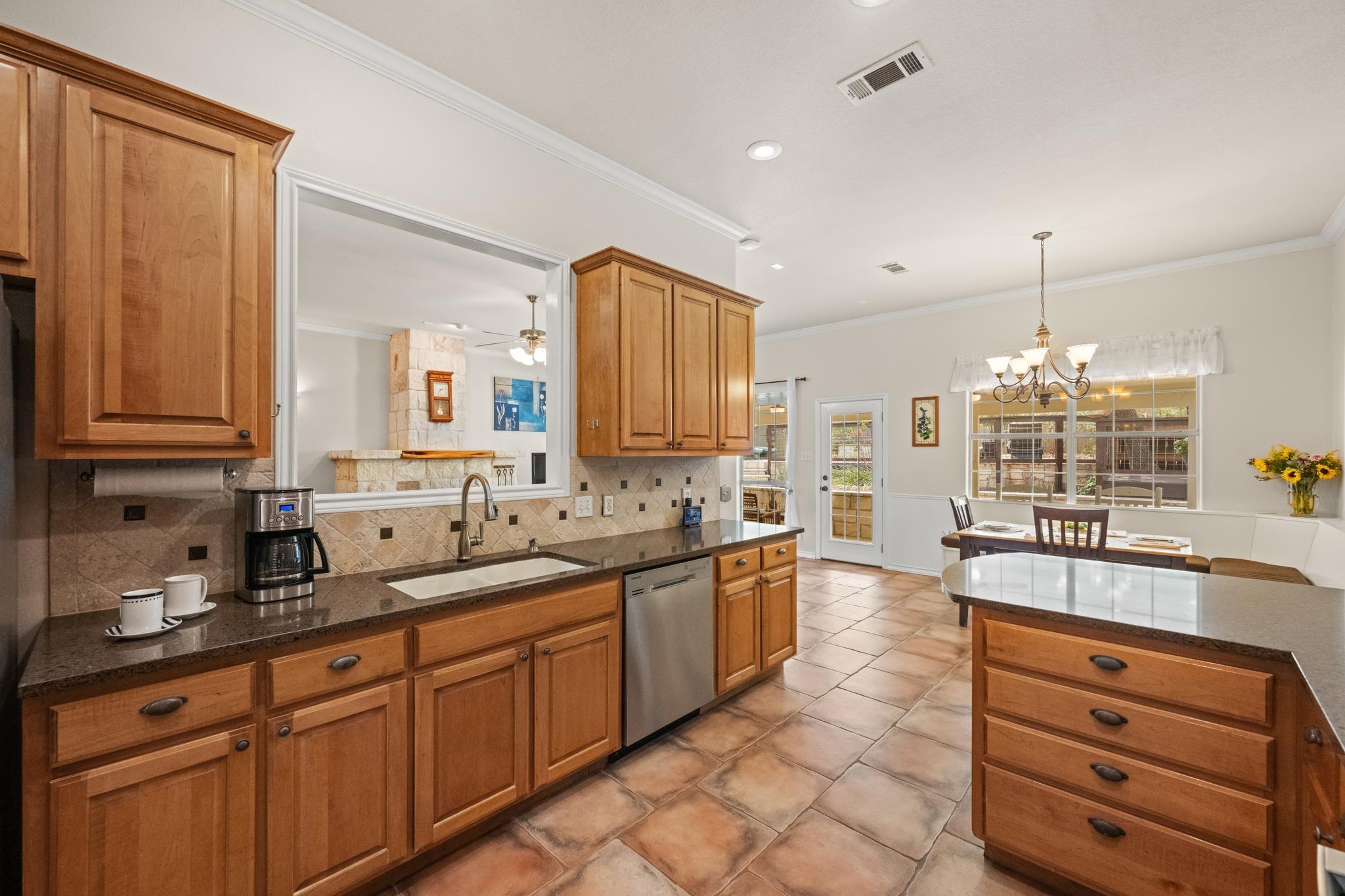 508 S Lariat Cir, Dripping Springs, TX 78620