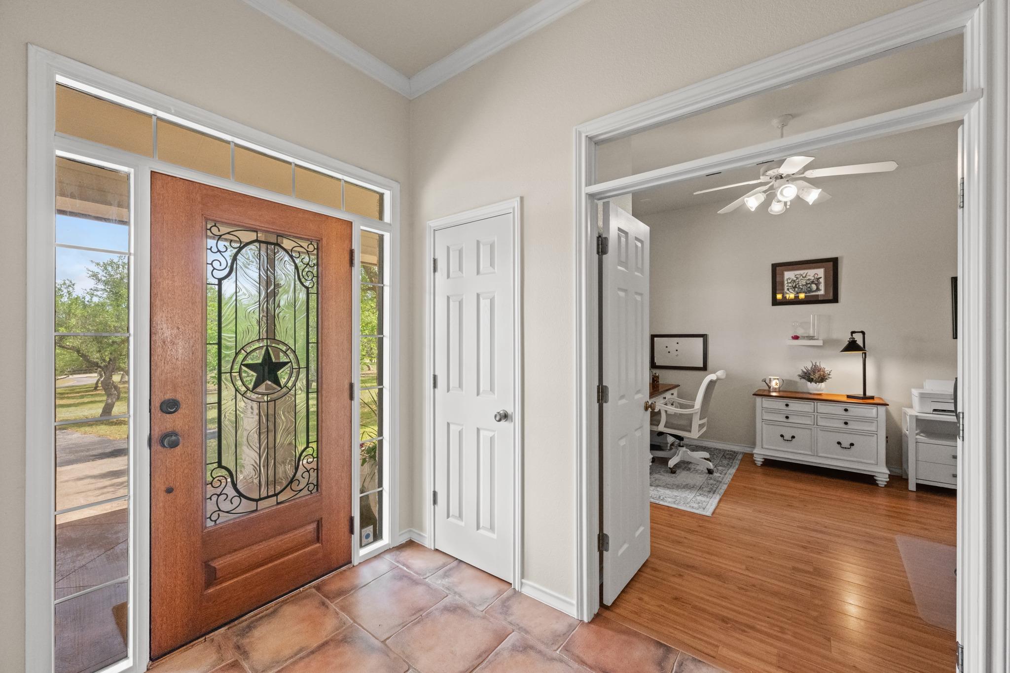 508 S Lariat Cir, Dripping Springs, TX 78620